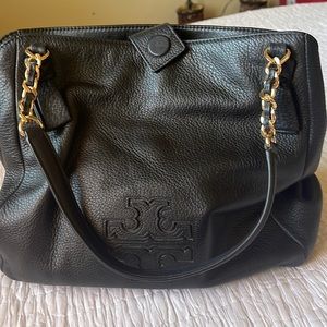 Tory Burch black leather purse with magnetic closure